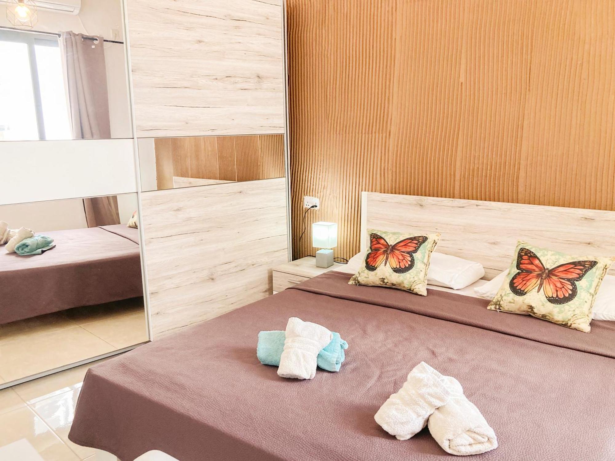 Xl Central Home - Sleeps 10 People Pietà Eksteriør billede