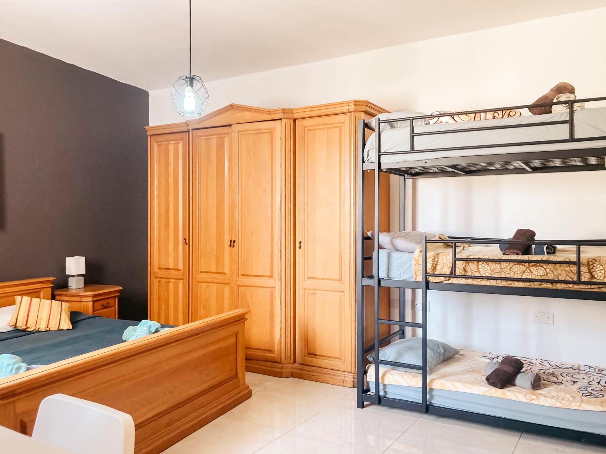 Xl Central Home - Sleeps 10 People Pietà Eksteriør billede